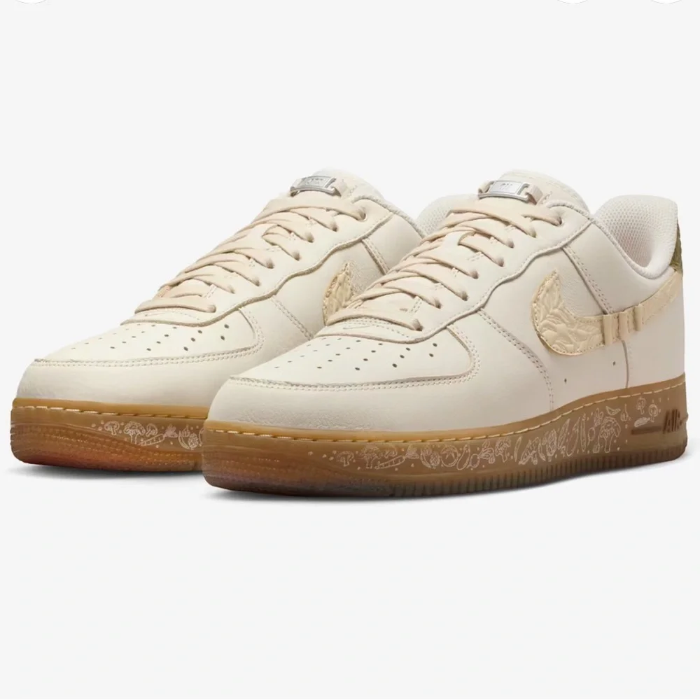 Nike
Air Force 1
Doernbecher
Brand new - Picture 3 of 6